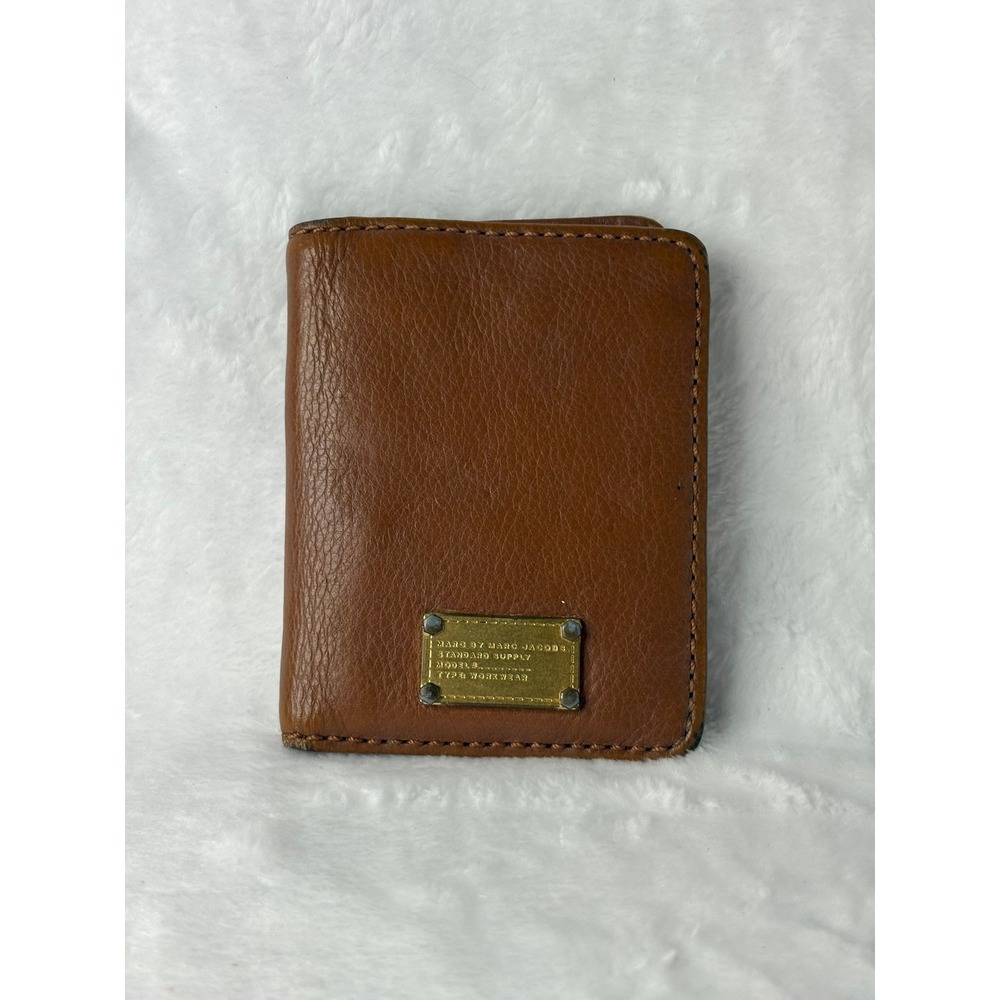 MARC by MARC JACOBS Bifold Card Wallet Brown Leather Brass Logo 3" x 4"